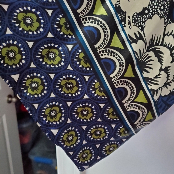 Oscar De La Renta Neman Marcus Floral Blue and Black Women's Robe Kimono - Picture 2 of 10